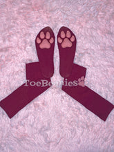 Load image into Gallery viewer, Solid Maroon Socks with Pink ToeBeanies